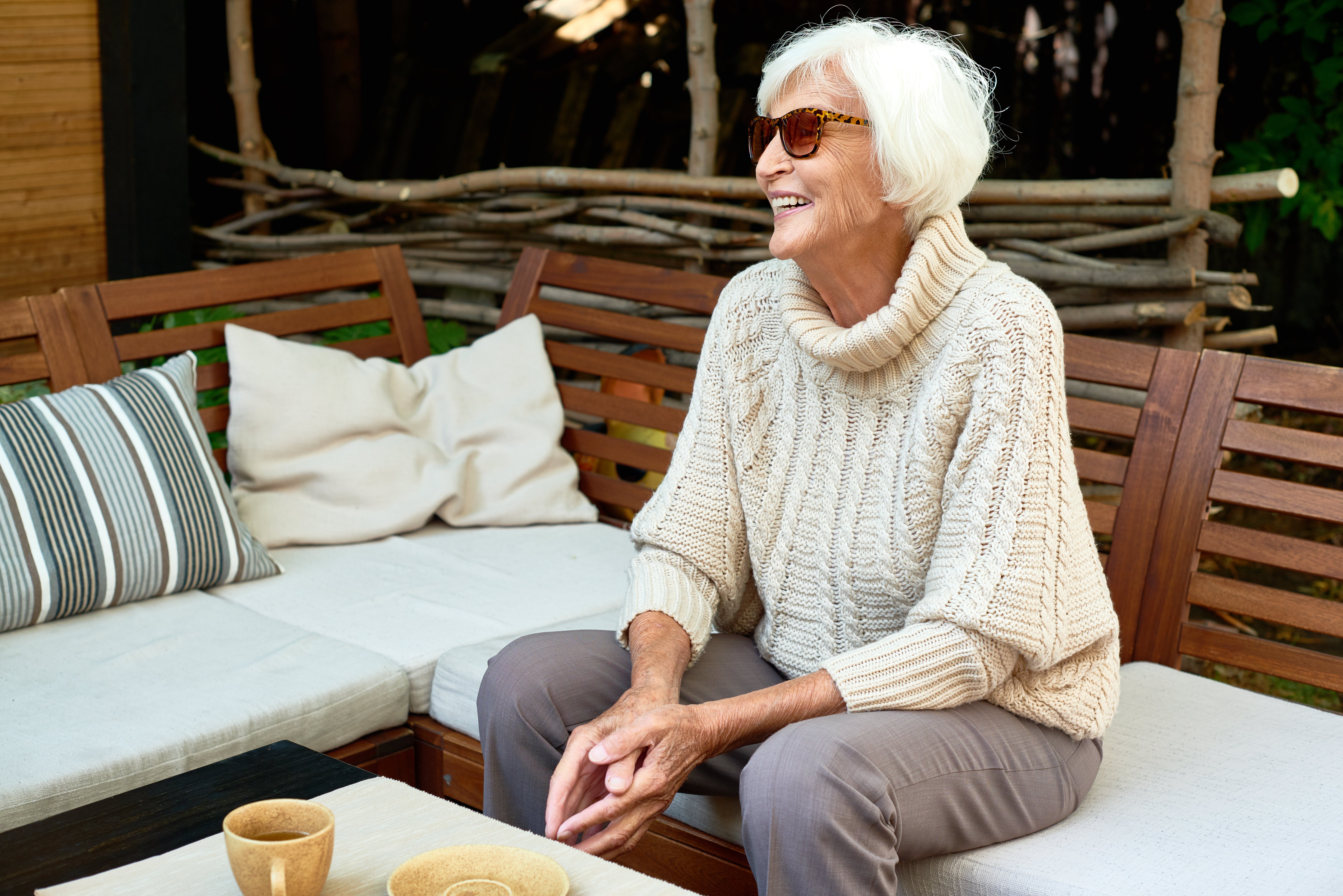 happy-old-woman-in-retirement-DSA57S9